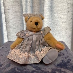VANDERBEAR FAMILY - Muffy- "Down on the Farm" NWT TAG: plush bear